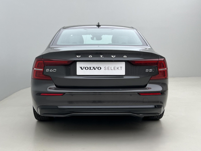 Volvo S60 B5 AWD ULTIMATE DARK AUT 1.maj