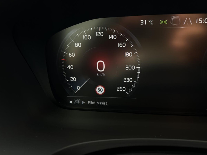 Volvo V90 B4 AWD MOMENTUM Aut REZERVACE 2.0 Momentum