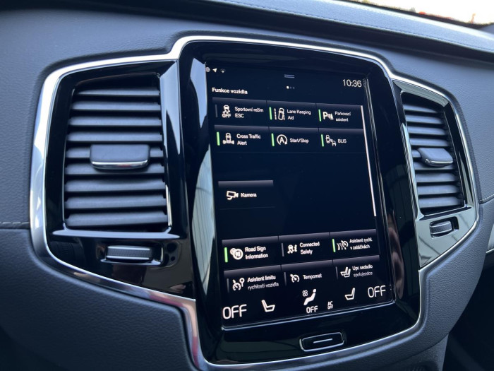 Volvo XC90 B5 AWD R-DESIGN 7MÍSTNÁ Aut
