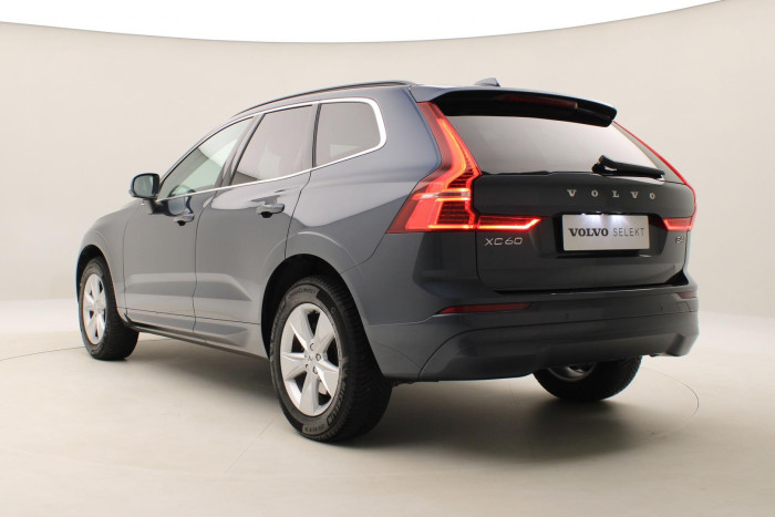 Volvo XC60 B4 AWD CORE AUT REZERVACE