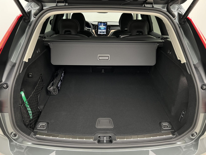 Volvo XC60 B5 AWD DARK ULTRA AUT