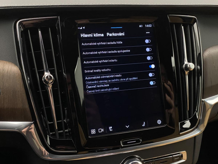 Volvo V90 B4 AWD ULTIMATE AUT REZERVACE