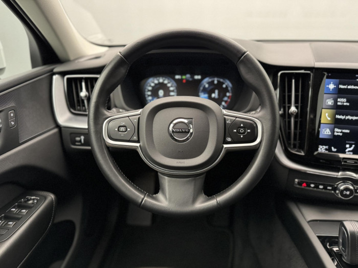 Volvo XC60 B4 AWD PLUS DARK AUT CZ