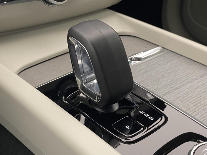 Volvo XC60 B5 AWD DARK PLUS AUT CZ