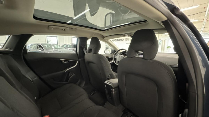 Volvo V40 D2 PANORAMA REZERVACE 2.0 d Panorama