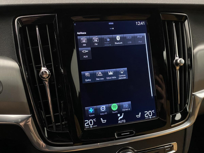 Volvo V90 D5 AWD MOMENTUM REZERVACE 2.0 d Momentum