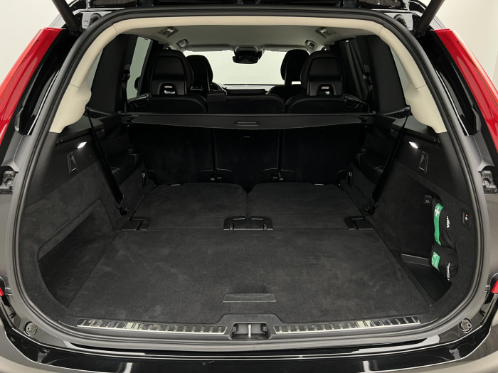 Volvo XC90 B5 AWD INSCRIPTION 7MÍSTNÁ AUT