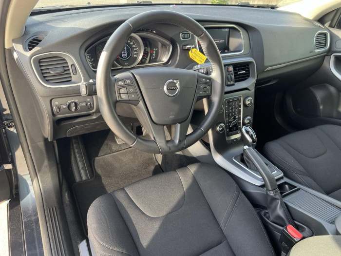 Volvo V40 D2 NAVIGACE Aut 1.maj. 2.0 d