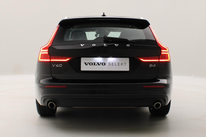 Volvo V60 B4 MOMENTUM AUT REZERVACE 2.0 Momentum