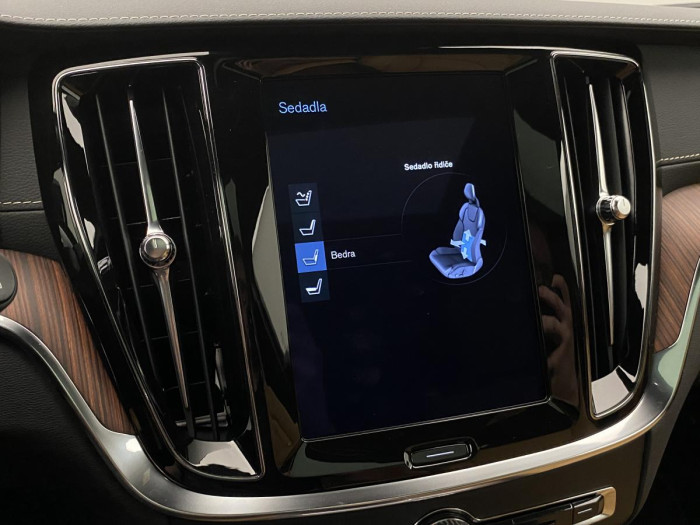 Volvo V60 CC B4 AWD ADVANCED REZERVACE 2.0 CC CC