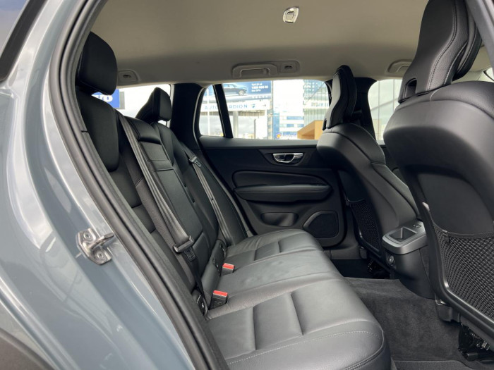 Volvo V60 CROSS COUNTRY B4 AWD Aut 1.maj