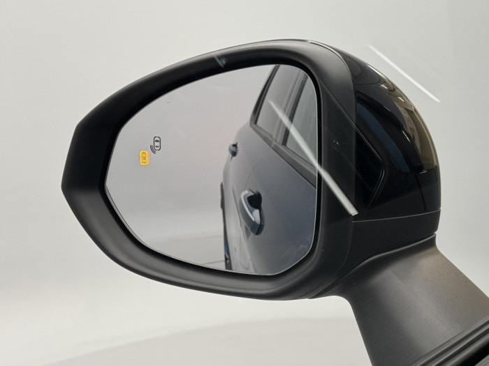 Lynk & Co 01 PHEV DCT AUT REZERVACE