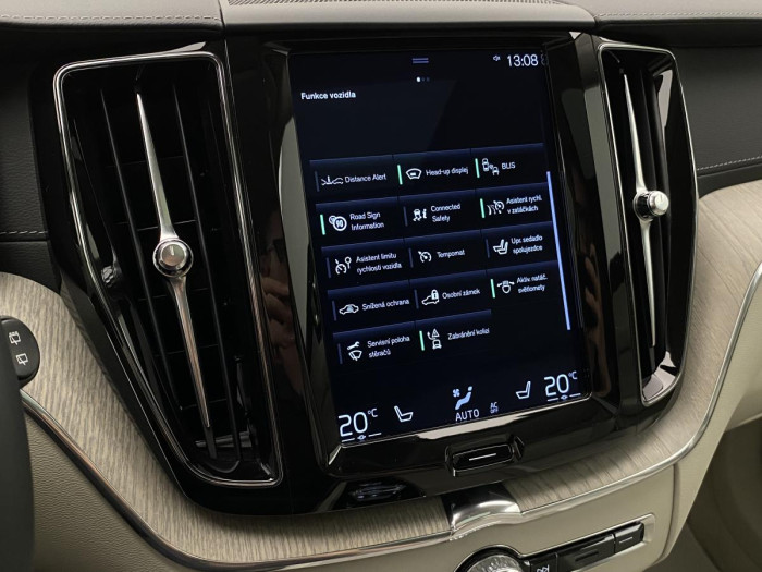 Volvo XC60 T8 AWD INSCRIPTION REZERVACE