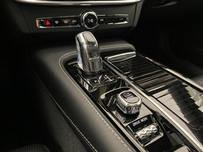 Volvo S90 T8 TWIN ENGINE INSCRIPTION
