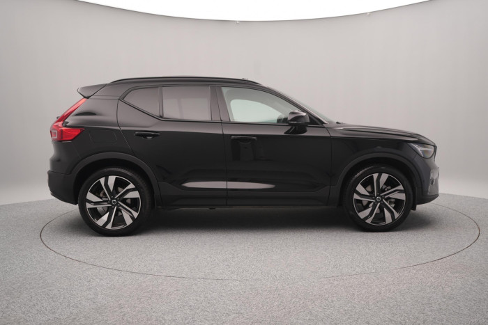Volvo XC40 B3 DARK ULTRA CZ 1.maj