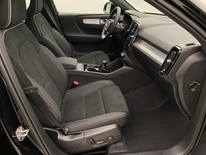 Volvo XC40 B4 AUT PLUS BLACK EDITION