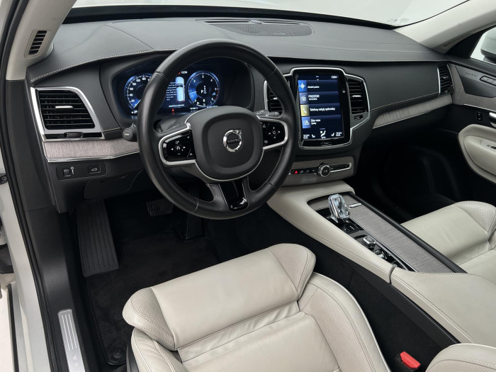 Volvo XC90 B5 AWD INSCRIPTION 7MÍSTNÁ AUT
