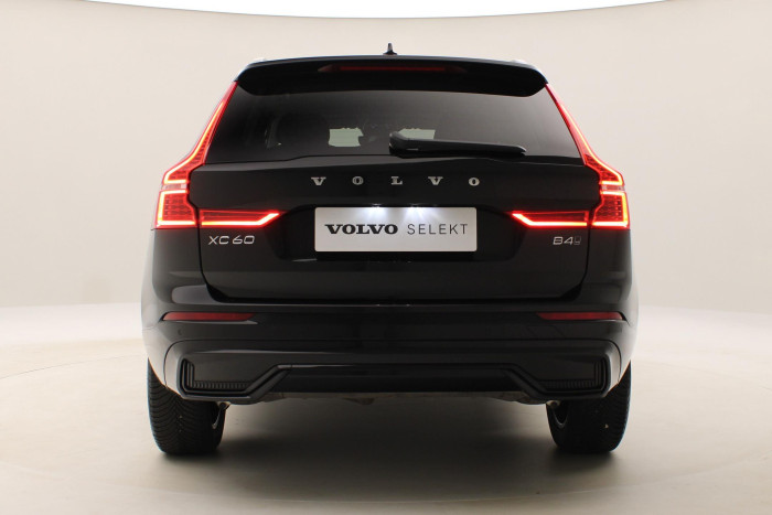 Volvo XC60 B4 AWD PLUS DARK AUT CZ 1.maj