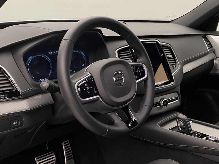 Volvo XC90 B6 AWD R-DESIGN REZERVACE