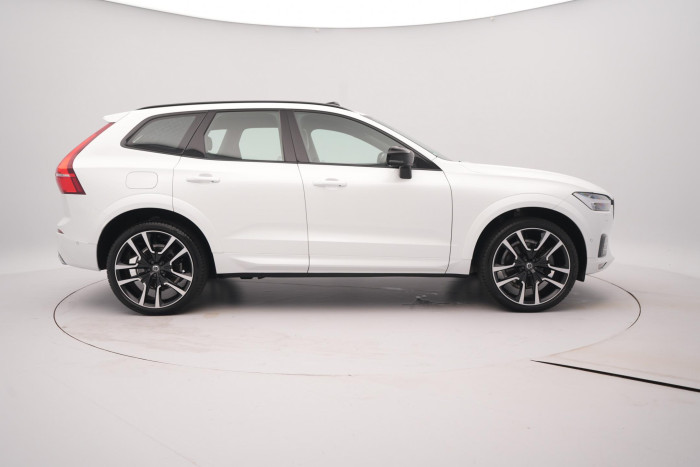 Volvo XC60 B5 AWD R-DESIGN AUT