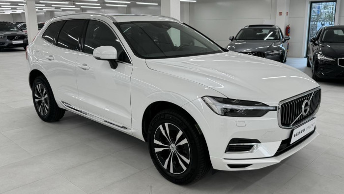 Volvo XC60 T6 AWD RECHARGE REZERVACE