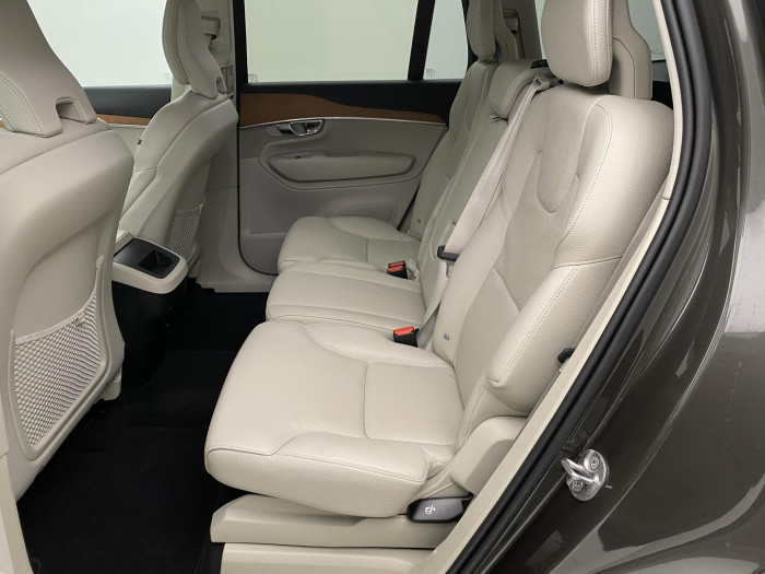 Volvo XC90 B5 AWD MOMENTUM AUT CZ 2.0 Momentum