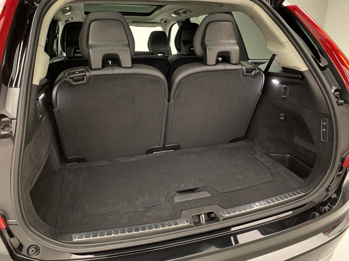 Volvo XC90 B5 AWD INSCRIPTION REZERVACE