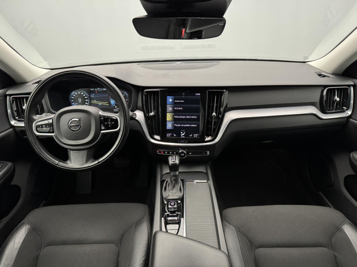 Volvo V60 CC D4 AWD MOMENTUM CZ 1.maj 2.0 d CC CC Momentum