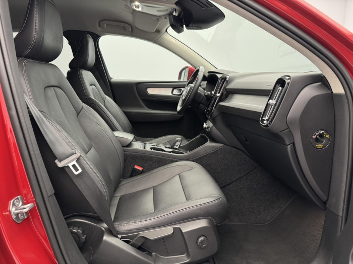 Volvo XC40 T4 MOMENTUM PRO AUT CZ 2.0 Momentum