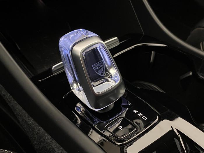 Volvo XC40 B4 AWD DARK ULTRA AUT CZ