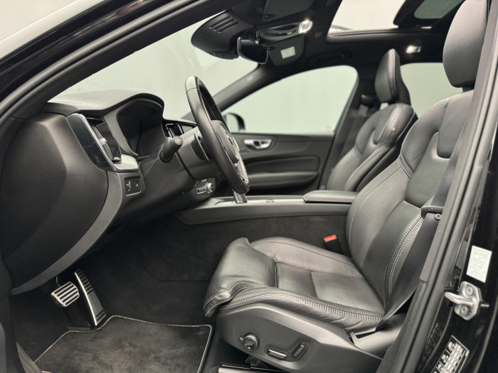 Volvo XC60 B5 AWD R-DESIGN AUT