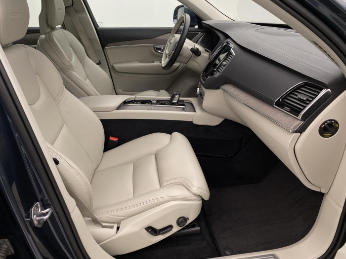 Volvo XC90 B5 AWD INSCRIPTION AUT CZ