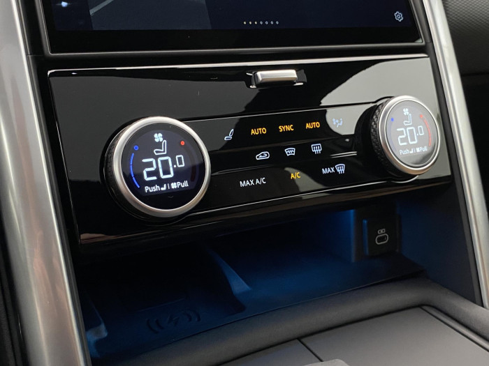 Land Rover Discovery D350 DYNAMIC HSE AWD REZERVACE 3.0 d Dynamic