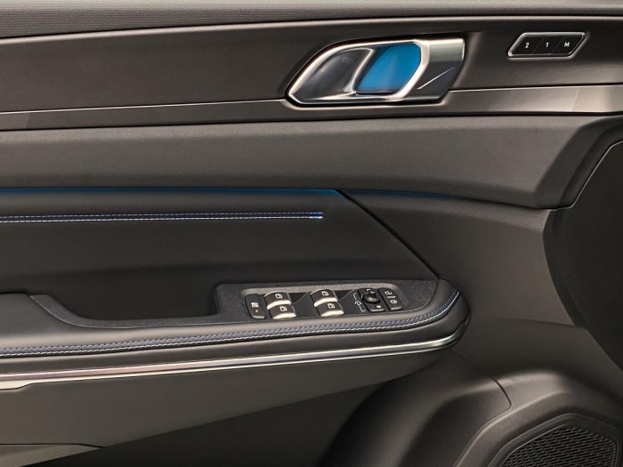 Lynk & Co 01 PHEV DCT AUT 1.maj. REZERVACE