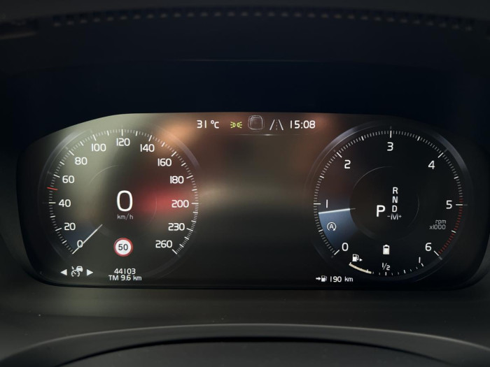 Volvo V90 B4 AWD MOMENTUM Aut REZERVACE 2.0 Momentum