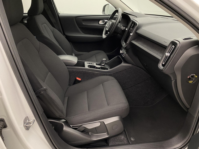 Volvo XC40 T3 KINETIC AUT CZ REZERVACE