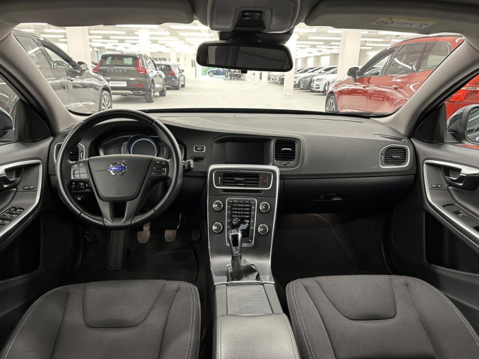 Volvo V60 D2 KINETIC NAVIGACE REZERVACE 2.0 d