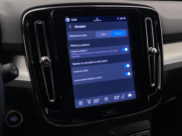 Volvo XC40 B3 DARK PLUS AUT CZ