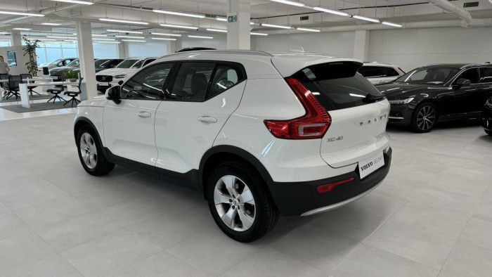 Volvo XC40 T4 MOMENTUM AUT REZERVACE 2.0 Momentum