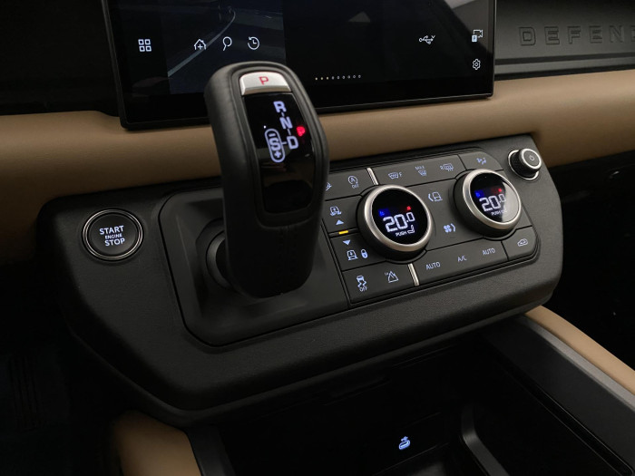 Land Rover Defender 110 D300 X-DYNAMIC HSE AWD AUT 3.0 d Dynamic