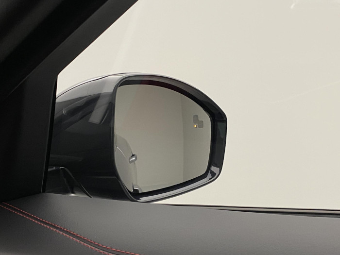 Jaguar F-Pace D300 S R-DYNAMIC AWD REZERVACE 3.0 d Dynamic