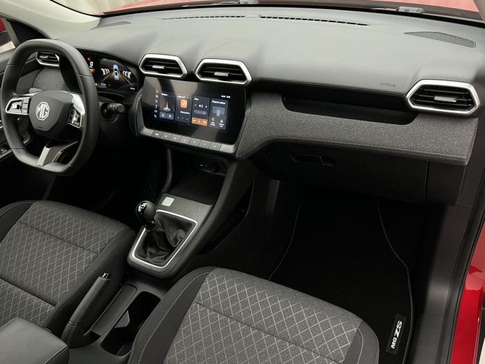 MG ZS 1.5 EXCITE CZ 1.maj.