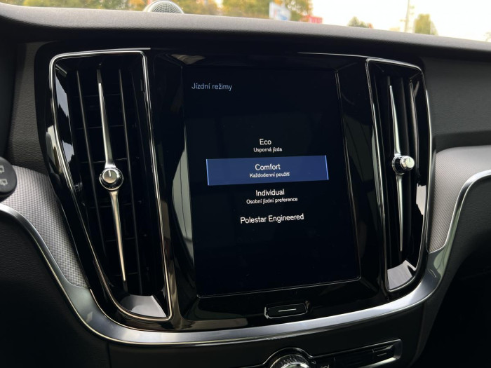 Volvo V60 T6 AWD INSCRIPTION REZERVACE