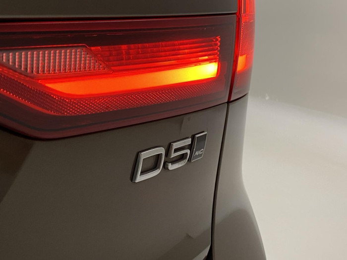 Volvo V90 D5 AWD MOMENTUM REZERVACE 2.0 d Momentum