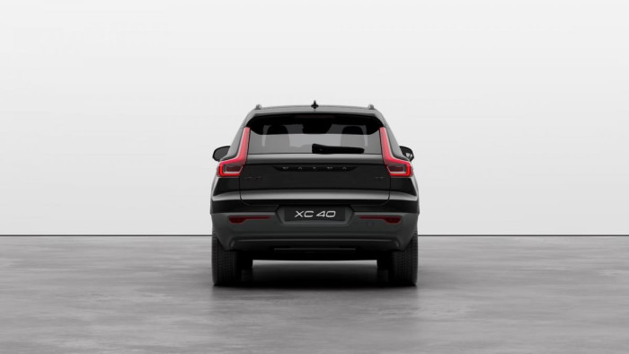 Volvo XC40 B3 AUT PLUS BLACK EDITION