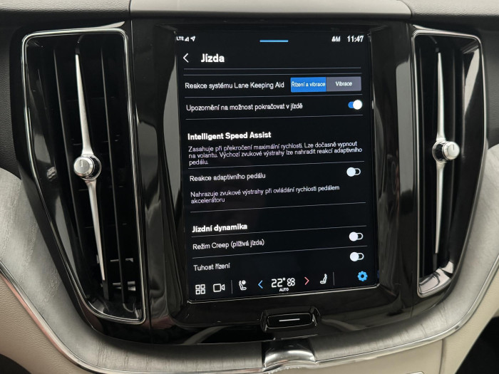 Volvo XC60 T6 AWD RECHARGE DARK 1.maj