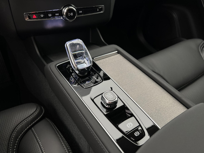 Volvo XC90 T8 AWD RECHARGE DARK PLUS AUT