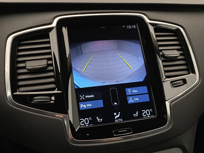 Volvo XC90 D5 AWD MOMENTUM AUT REZERVACE 2.0 d Momentum
