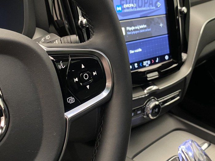 Volvo XC60 T8 AWD PLUG-IN PLUS REZERVACE