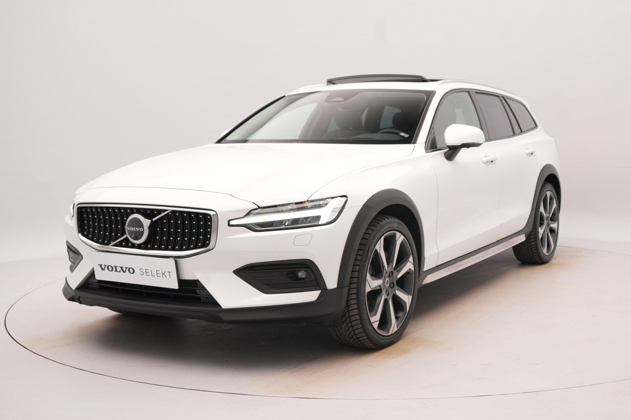 Volvo V60 CC B4 AWD ULTIMATE REZERVACE 2.0 CC CC